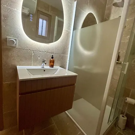 Moderne Pour 2 Personnes - Clim Et Wifi - Centre * Nimes